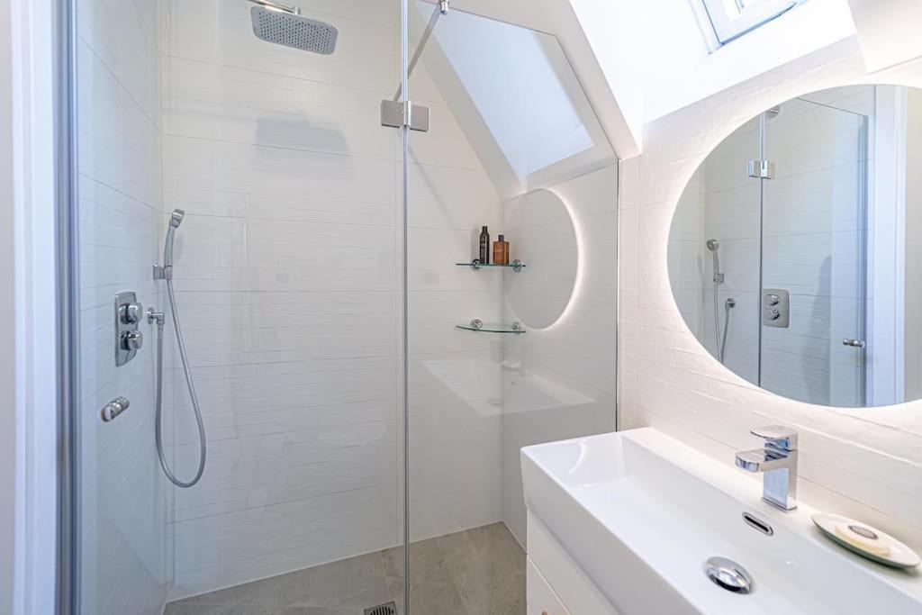 Sky Apartment With Free Parking And Balcony & Ac Kaunas Bagian luar foto